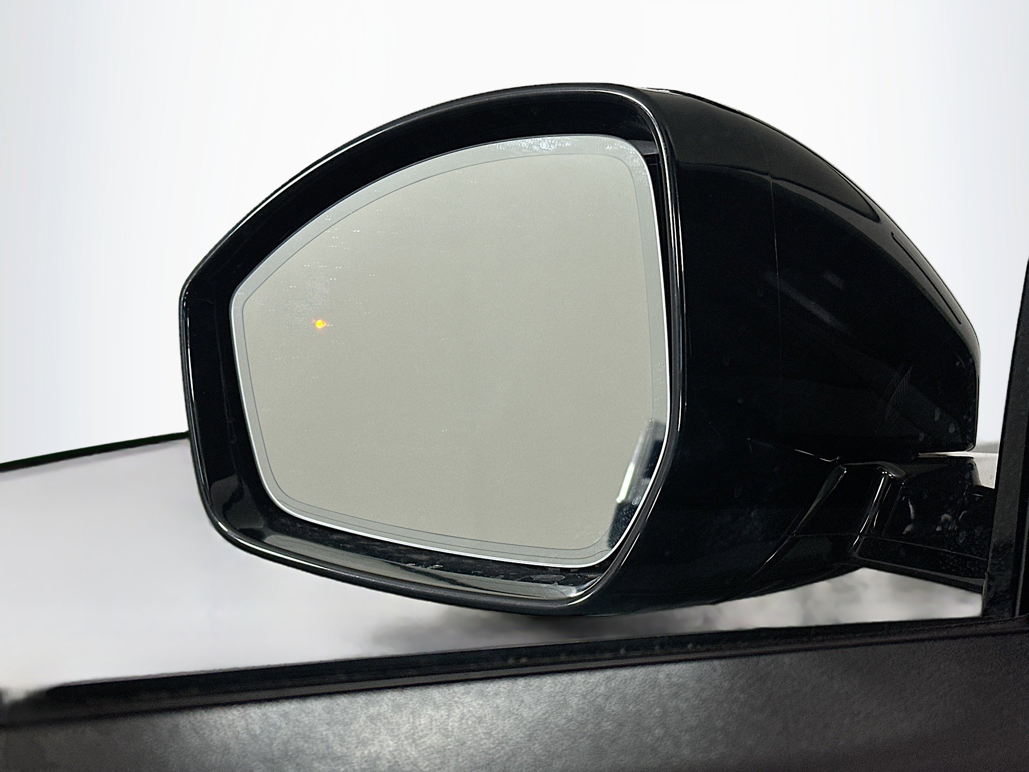 Used 2024 Land Rover Range Rover Evoque S image 16