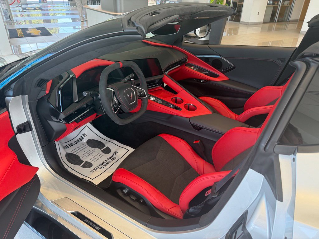 New 2027 Chevrolet Corvette Grand Sport w/ Z52 Sport Performance Package RWD image 9