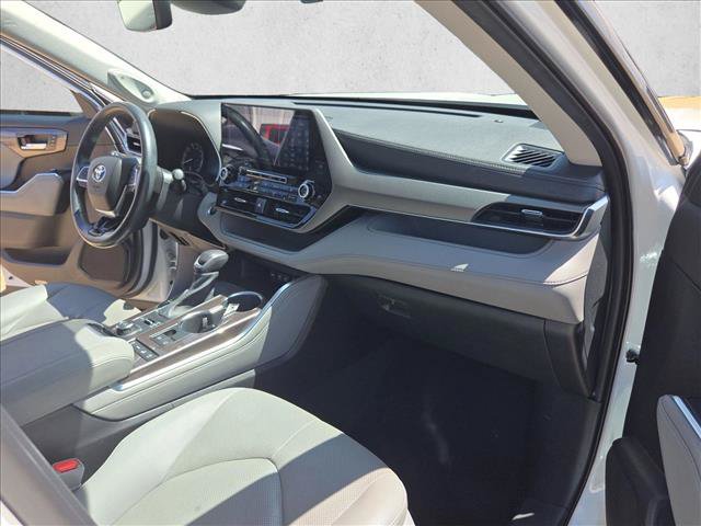 Used 2021 Toyota Highlander Limited AWD/4WD image 23