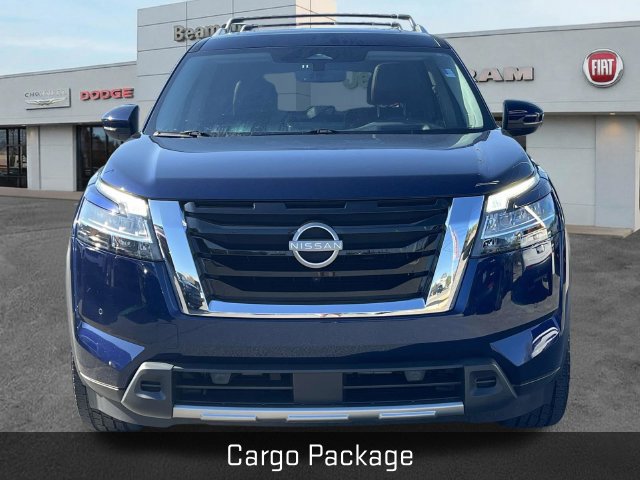 Used 2024 Nissan Pathfinder Platinum FWD image 2