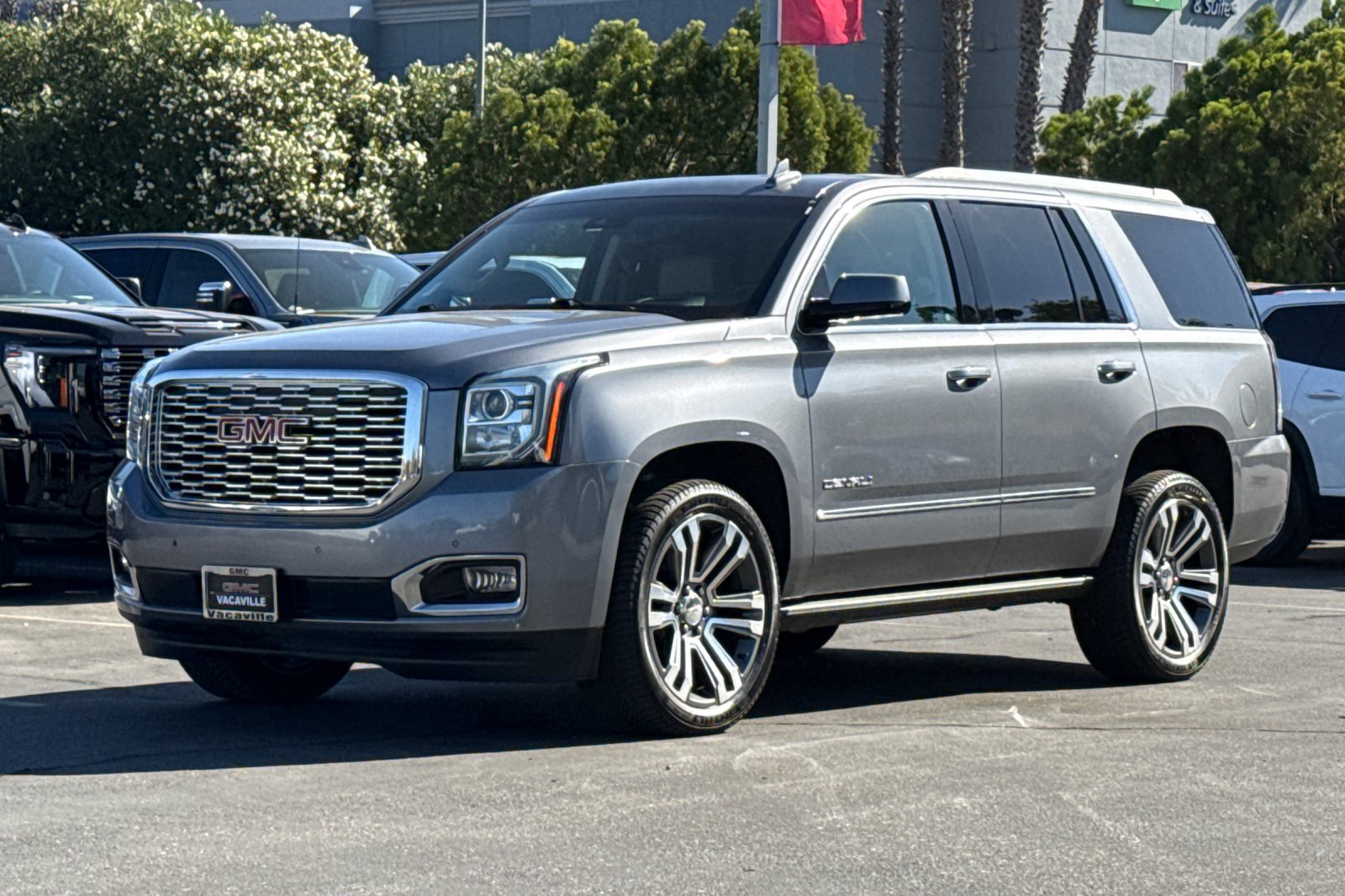 Used 2019 GMC Yukon Denali w/ Denali Ultimate Package AWD/4WD image 9