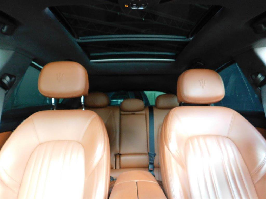 Used 2017 Maserati Levante w/ Luxury Package image 11