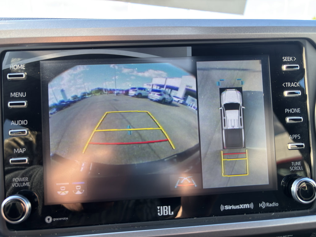 Used 2022 Toyota Tacoma Limited image 15