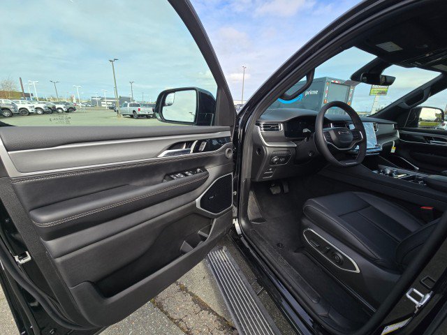 New 2026 Jeep Grand Wagoneer Limited AWD/4WD image 25