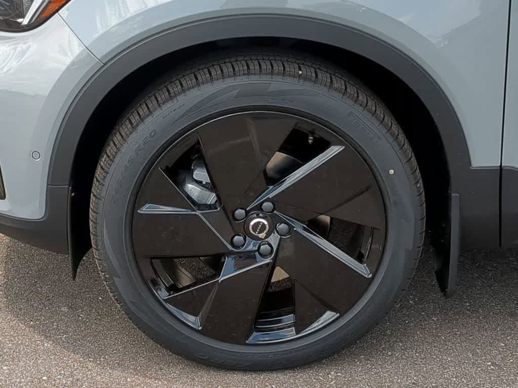 New 2026 Volvo XC40 B5 Ultra w/ Protection Package Premier AWD/4WD image 13