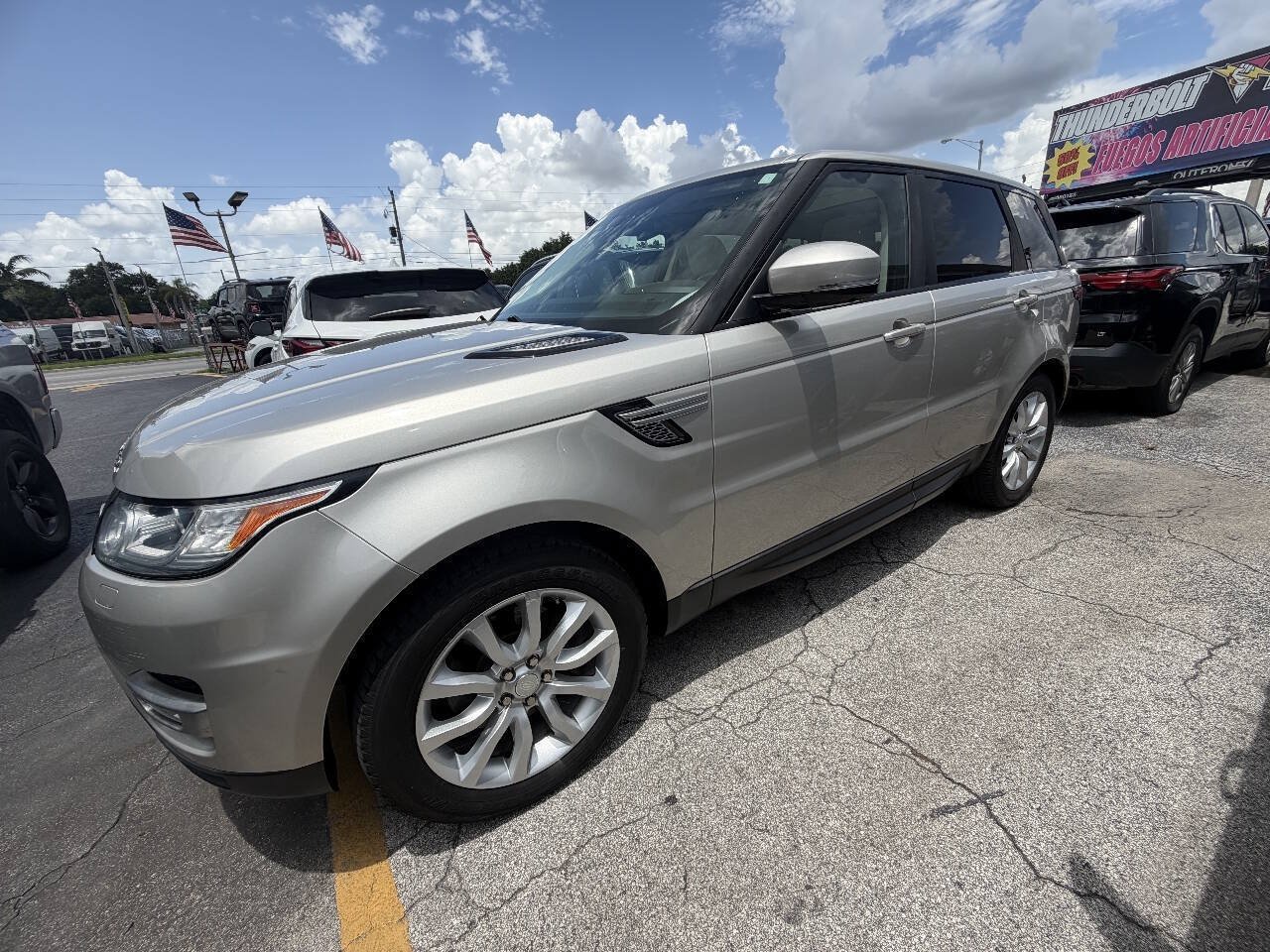 Used 2015 Land Rover Range Rover Sport HSE AWD/4WD image 3