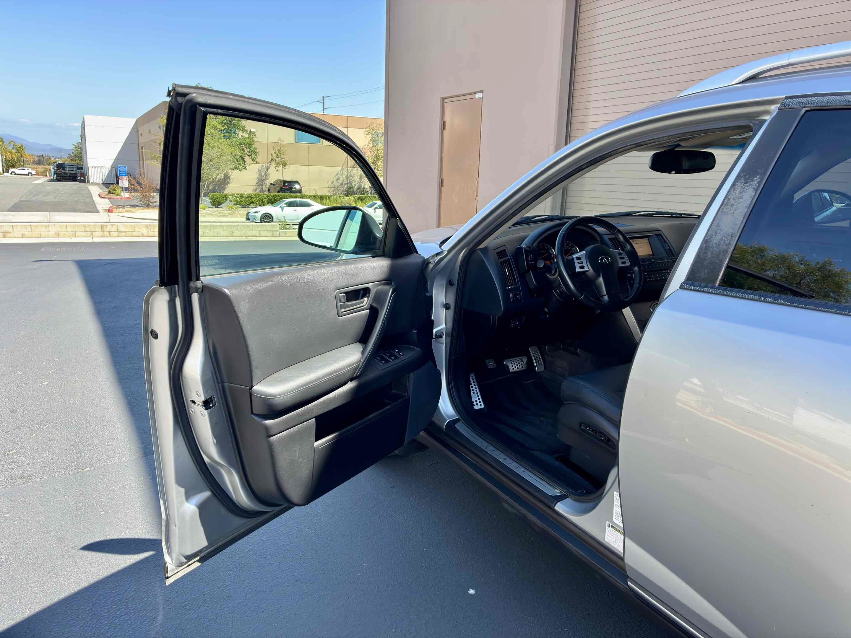 Used 2005 INFINITI FX45 AWD w/ (U01) Technology Pkg image 33