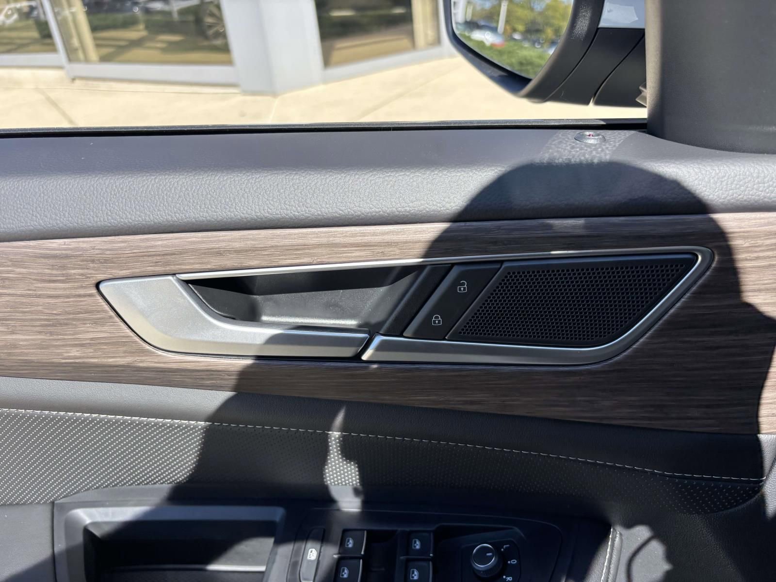 New 2026 Volkswagen Atlas SEL image 12