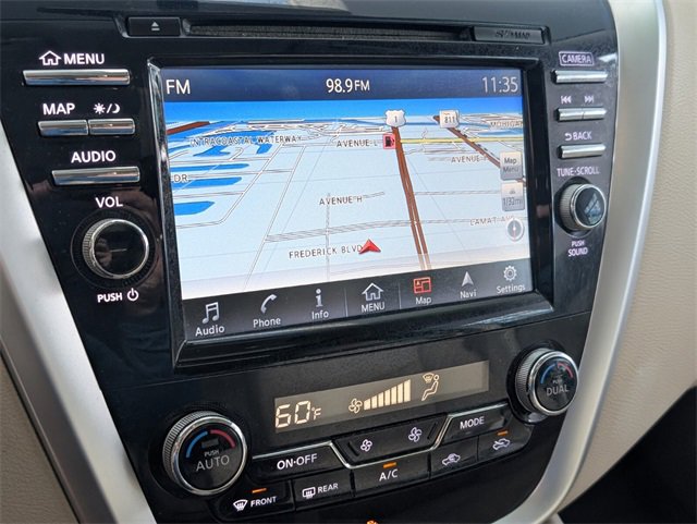 Used 2017 Nissan Murano SV w/ Premium Plus Package image 19