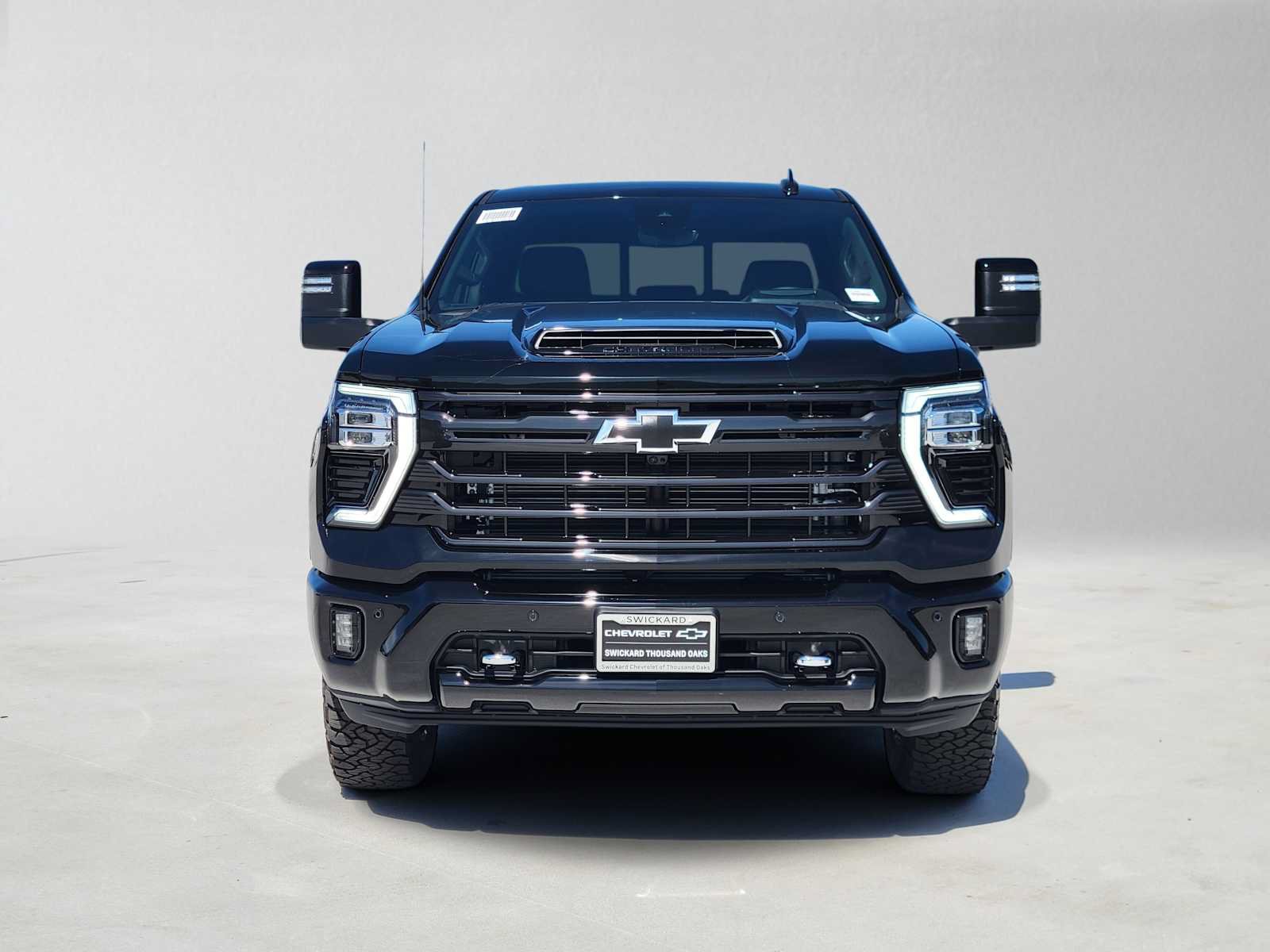 New 2026 Chevrolet Silverado 2500 High Country w/ Midnight Edition AWD/4WD image 8