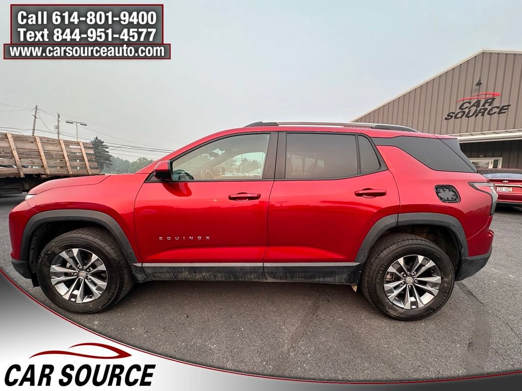 Used 2025 Chevrolet Equinox LT w/ Convenience Package II FWD image 3