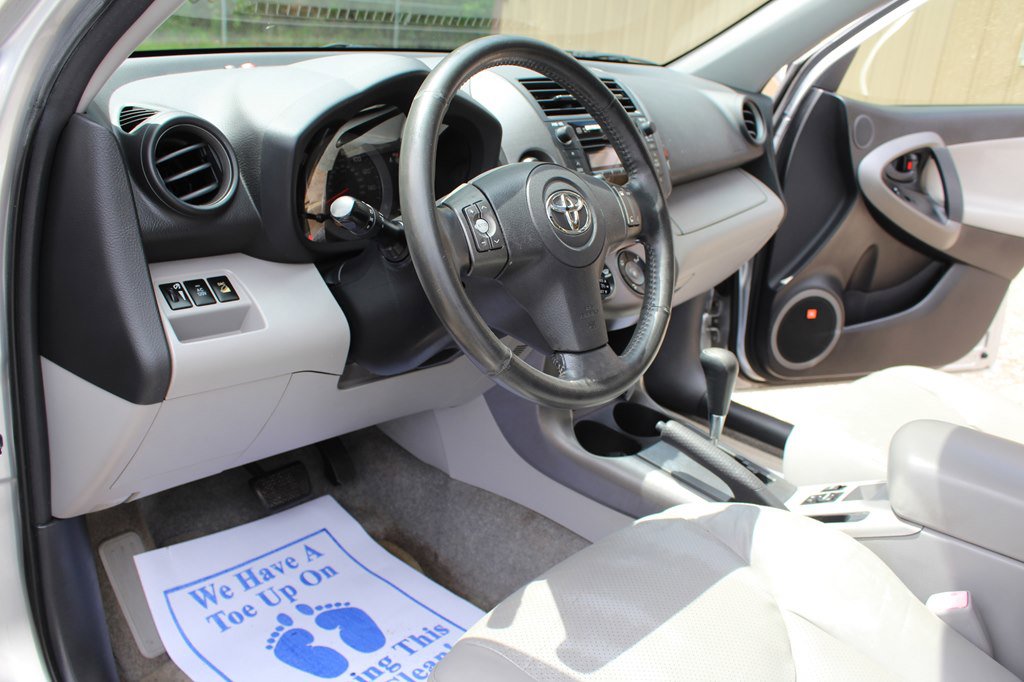 Used 2009 Toyota RAV4 Limited image 22