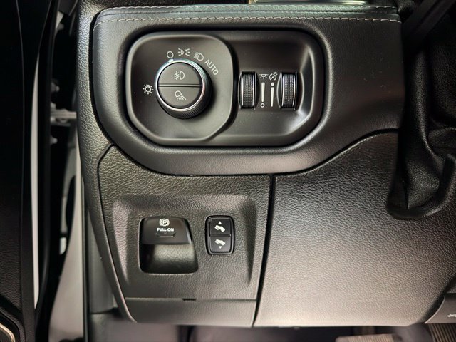Used 2019 RAM 1500 Limited AWD/4WD image 39