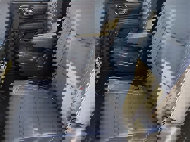 Used 2021 GMC Yukon SLT w/ SLT Luxury Package image 20