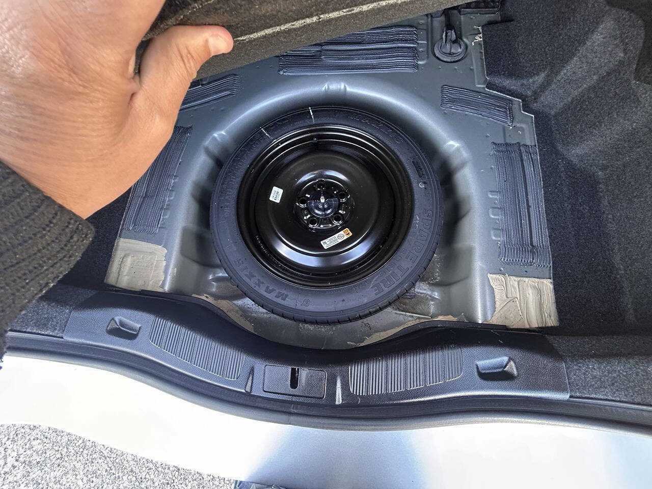 Used 2018 Ford Fusion SE FWD image 35