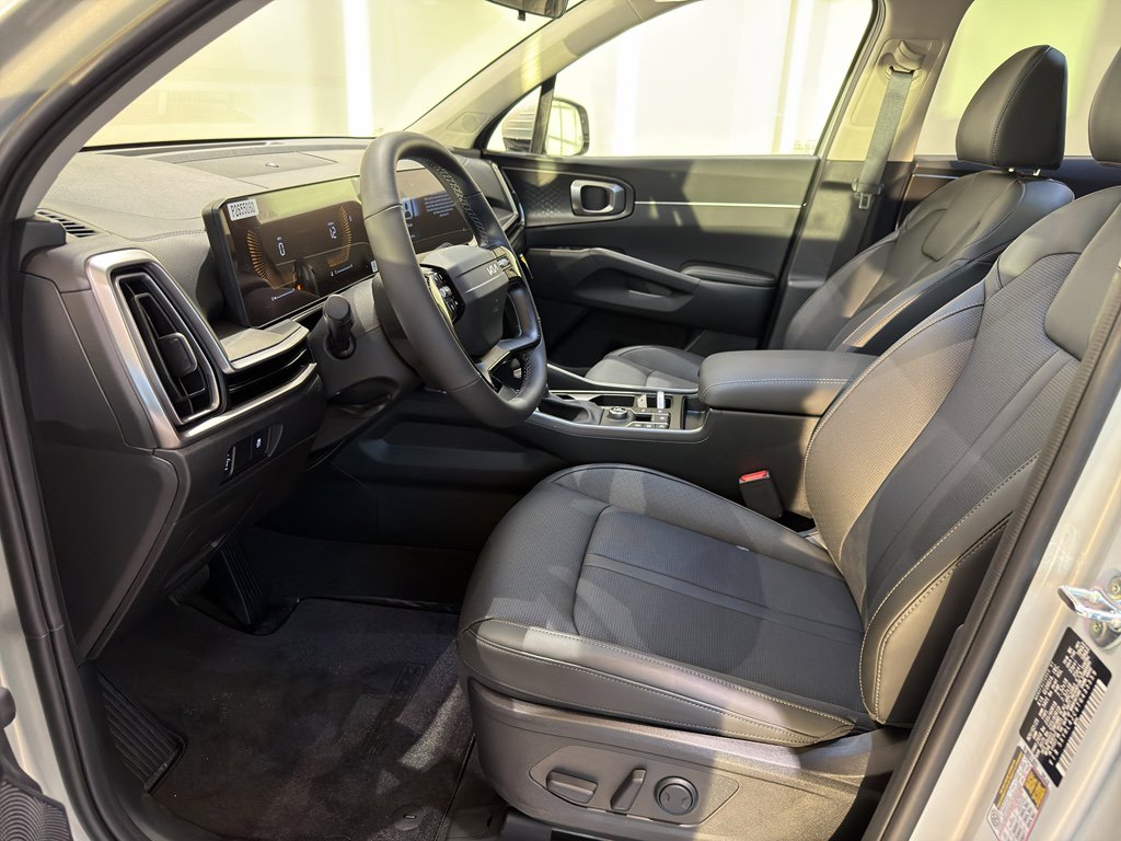 New 2026 Kia Sorento S w/ S Panoramic Sunroof Package image 12