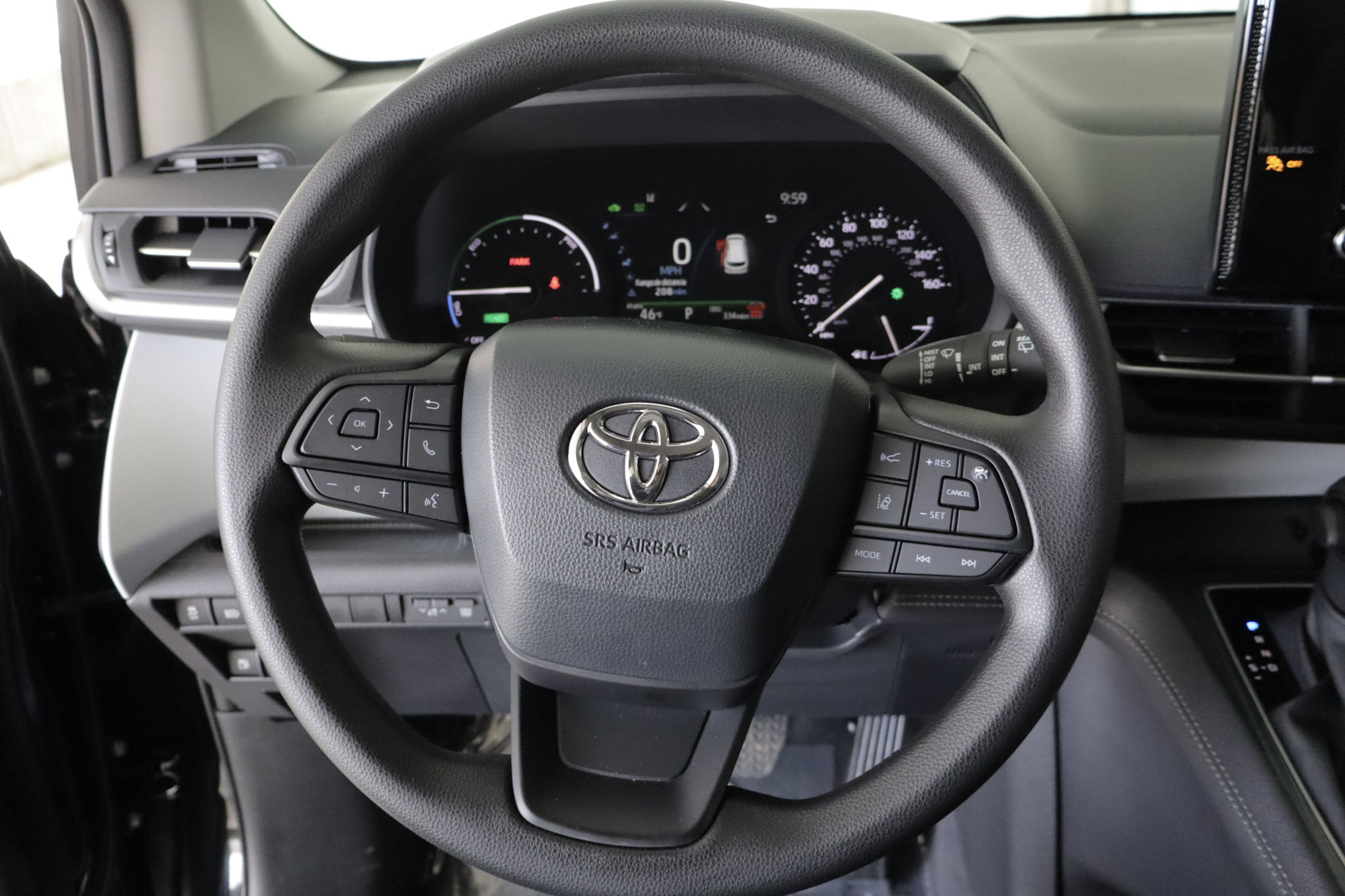 Used 2026 Toyota Sienna LE image 13