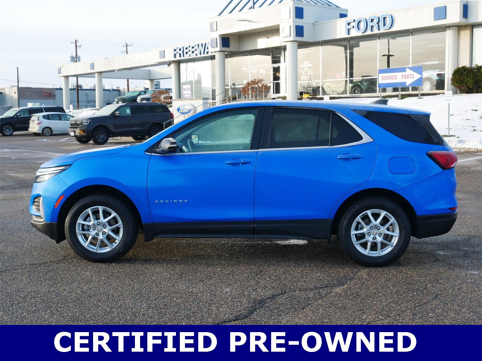 Used 2024 Chevrolet Equinox LT image 2