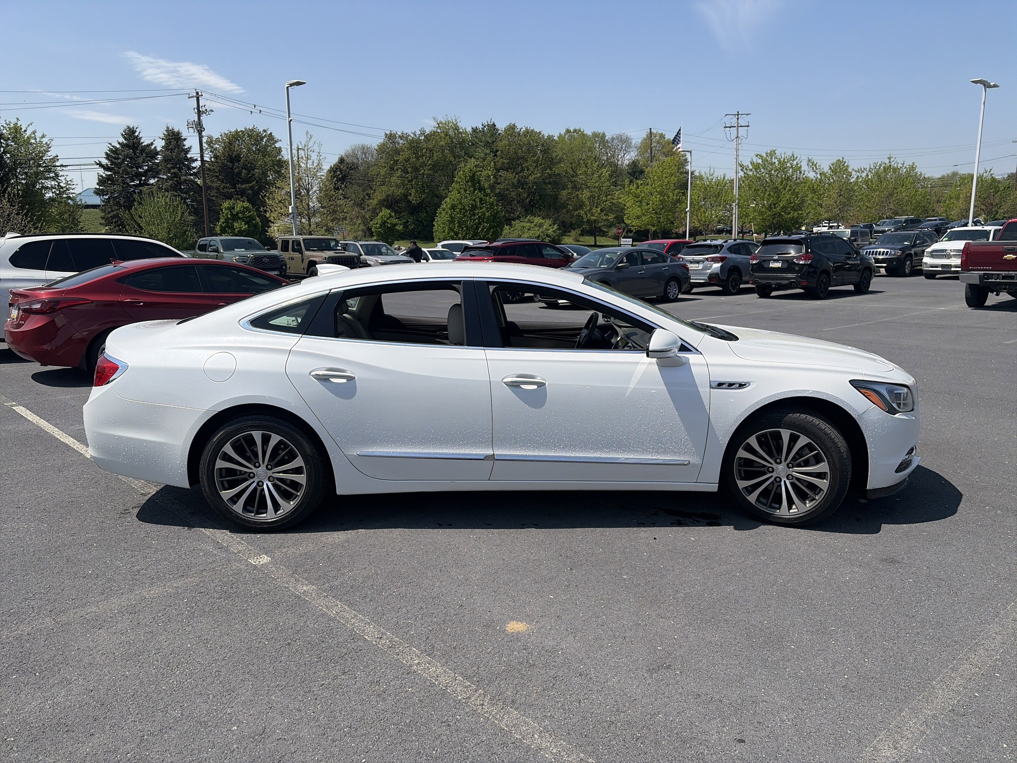 Used 2017 Buick LaCrosse Premium image 9