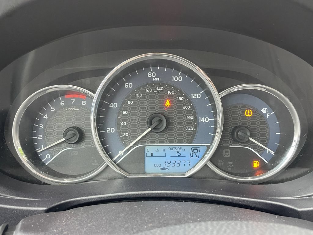 Used 2015 Toyota Corolla LE FWD image 30