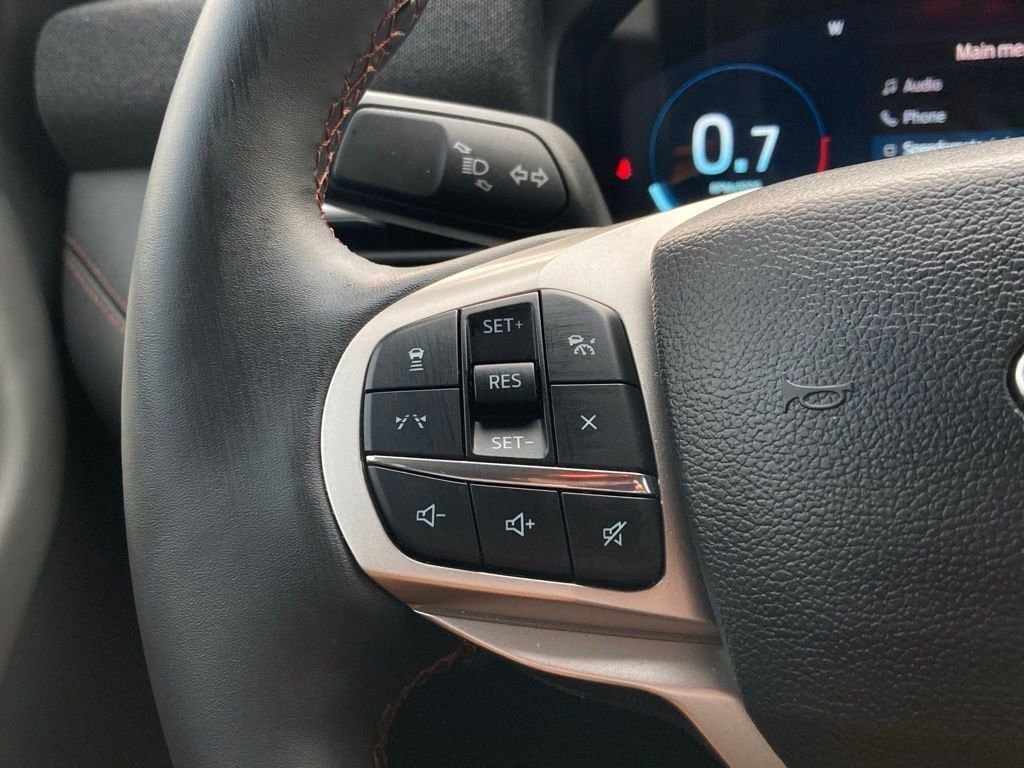 Used 2025 Ford Explorer Active w/ Active Comfort Package image 14