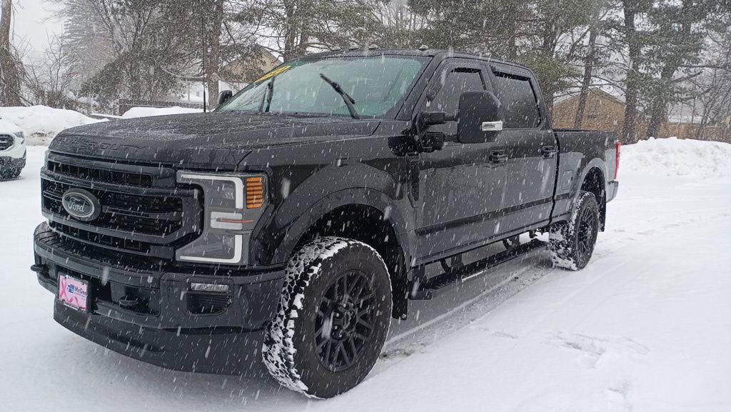 Used 2022 Ford F250 Lariat w/ Black Appearance Package image 3