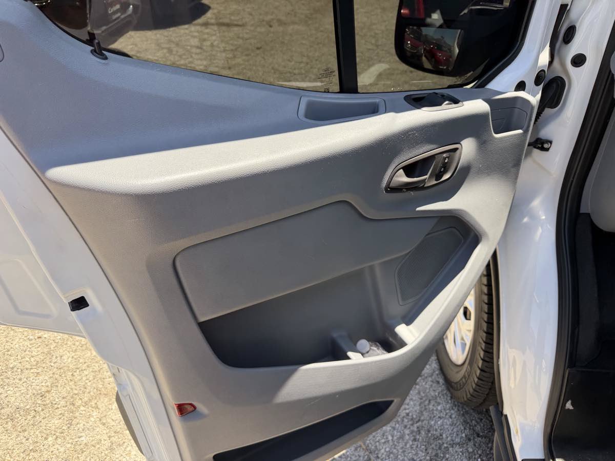 Used 2015 Ford Transit 350 XLT RWD image 18