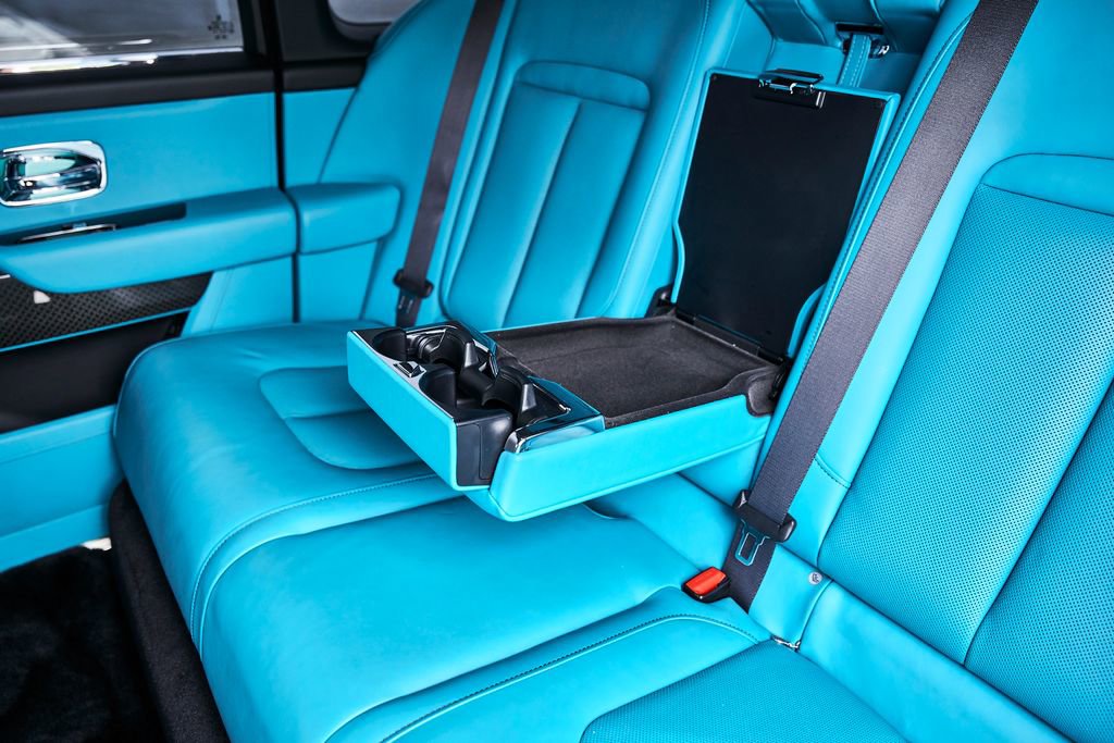 Used 2025 Rolls-Royce Cullinan Black Badge image 55