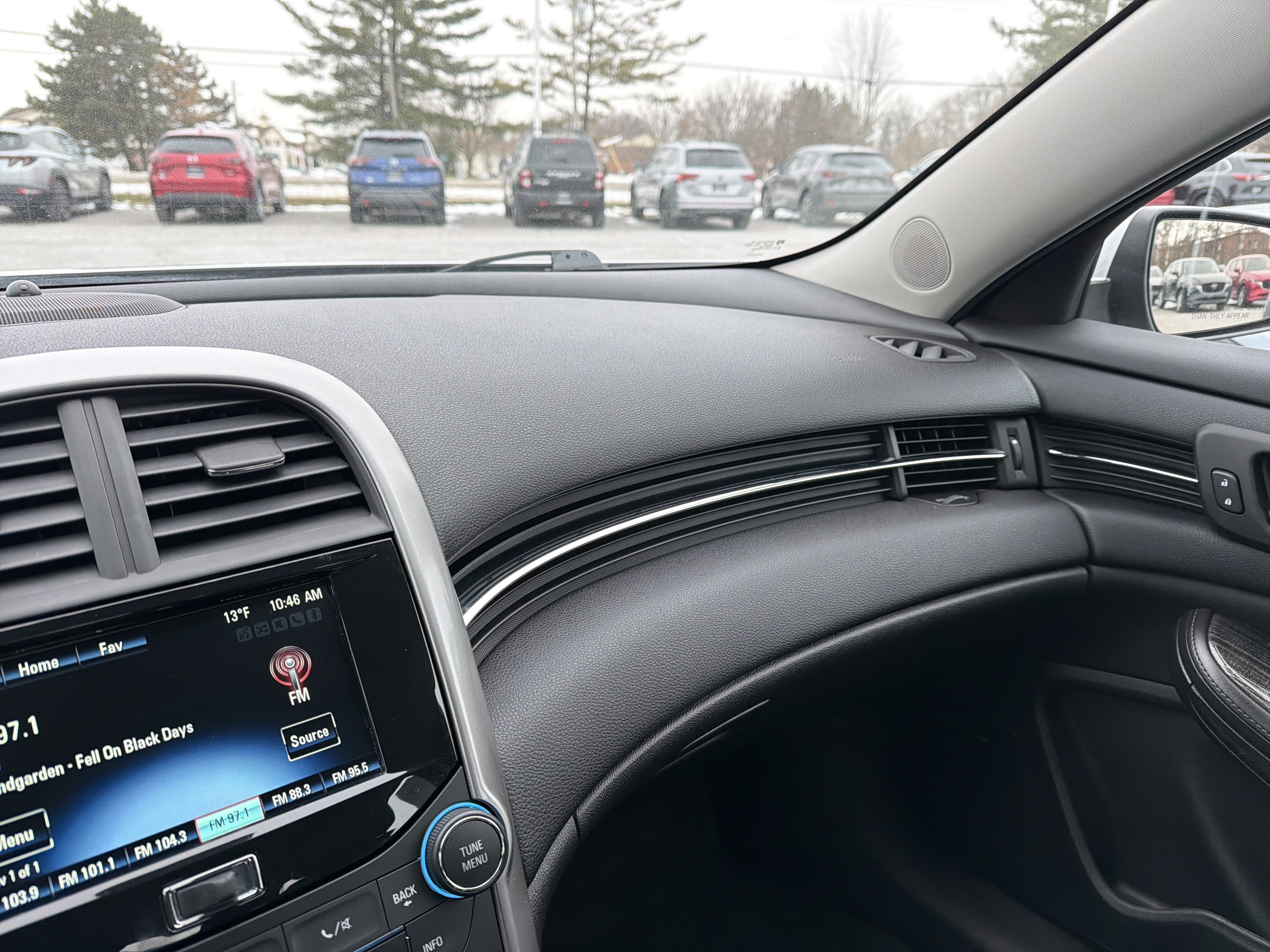 Used 2015 Chevrolet Malibu LT w/ Leather Package image 9