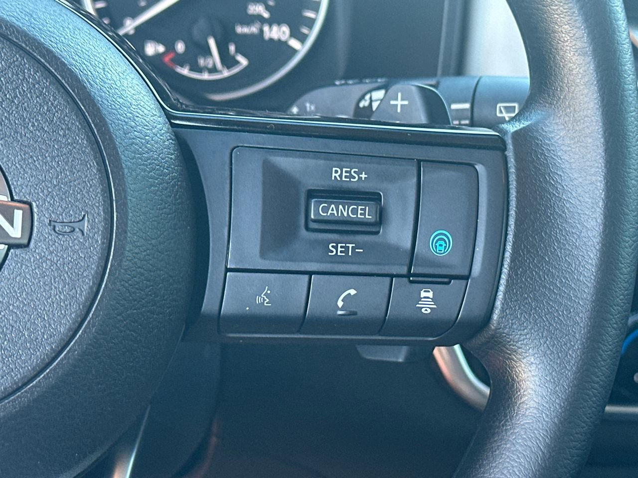 Used 2022 Nissan Rogue SV image 25