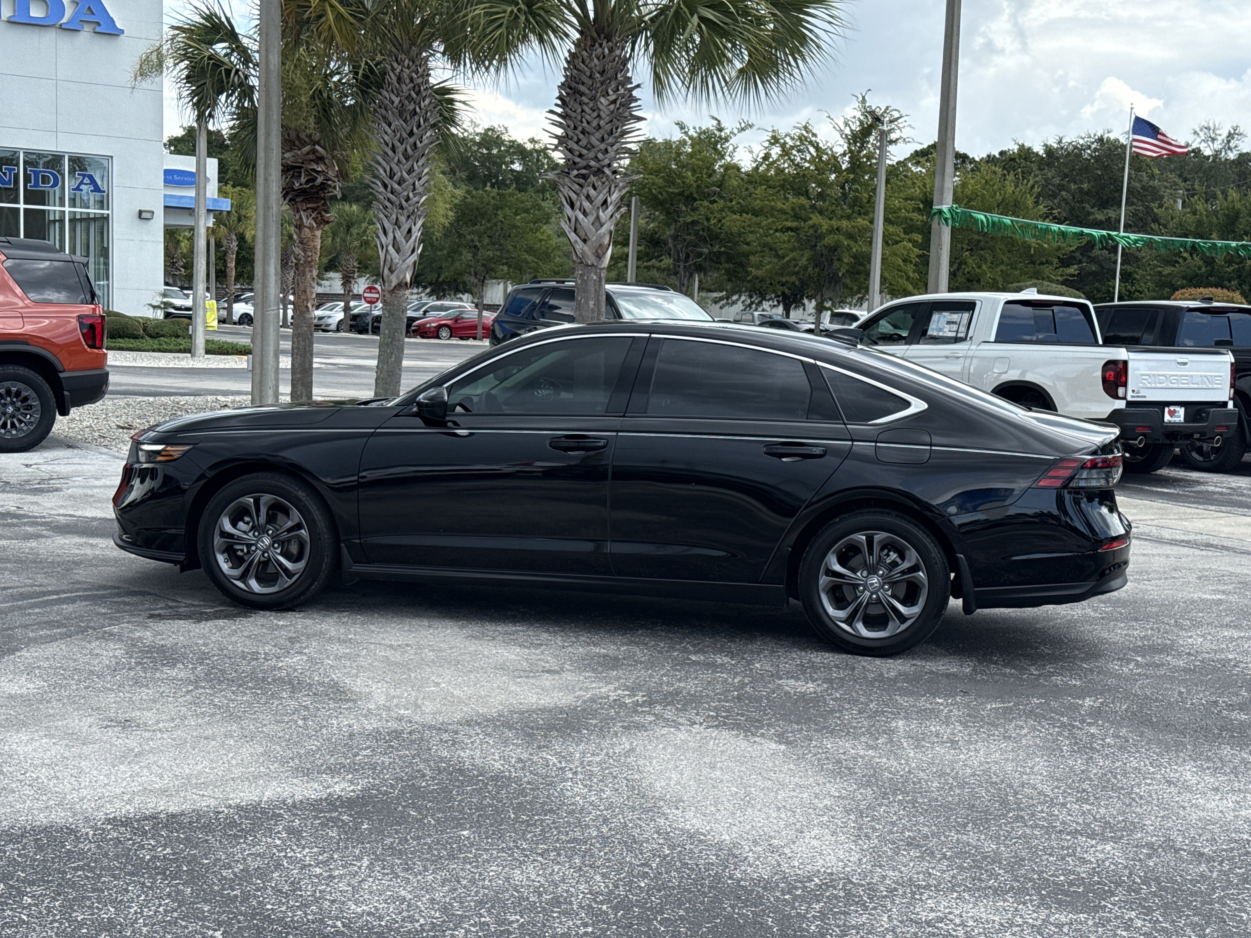 Certified 2023 Honda Accord EX image 11