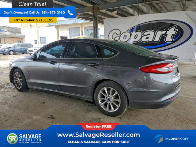 Used 2017 Ford Fusion SE w/ Fusion SE Technology Package FWD image 3
