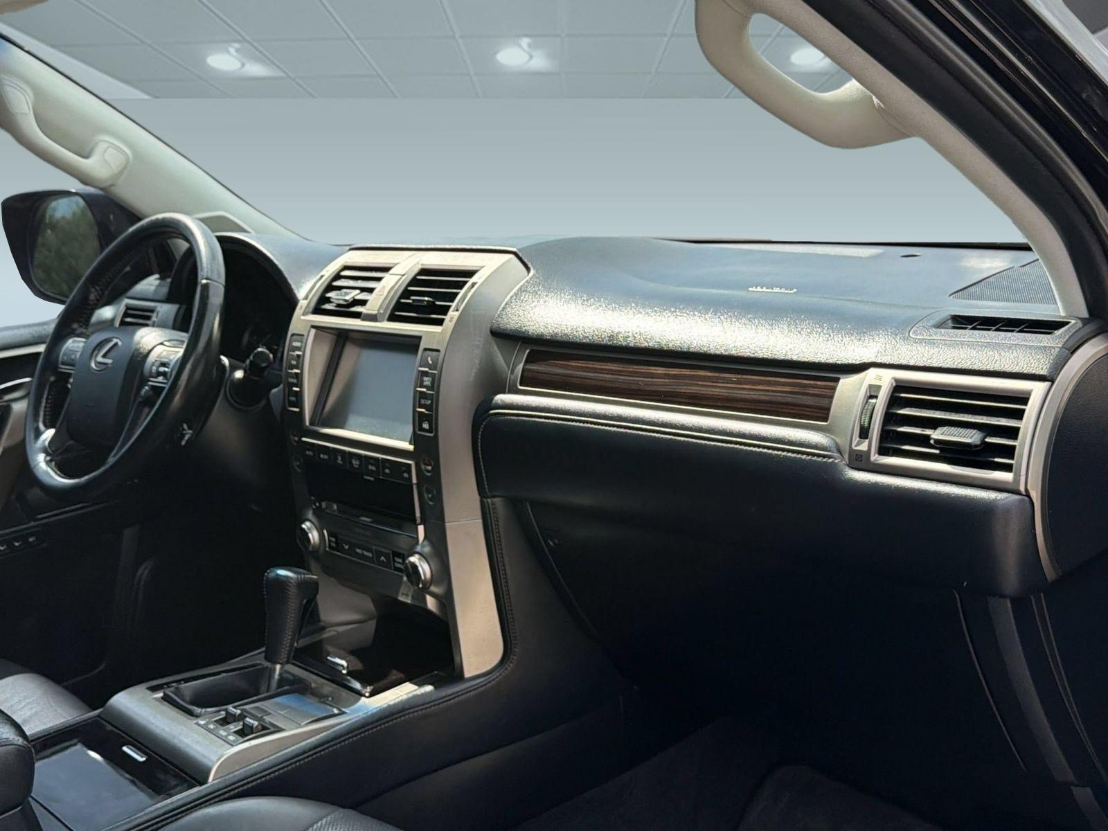 Used 2019 Lexus GX 460 w/ Navigation Package AWD/4WD image 28