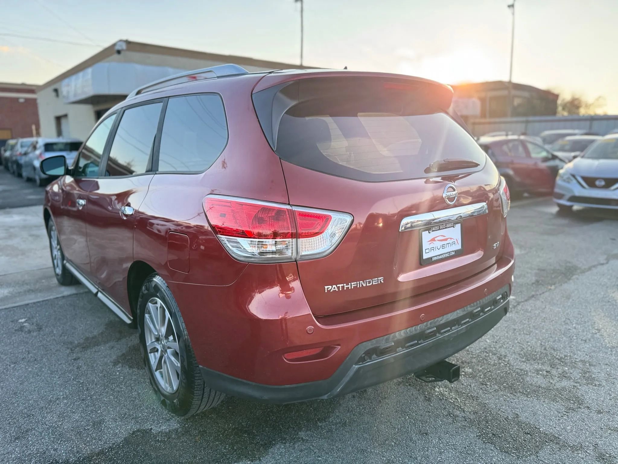 Used 2015 Nissan Pathfinder SV image 8