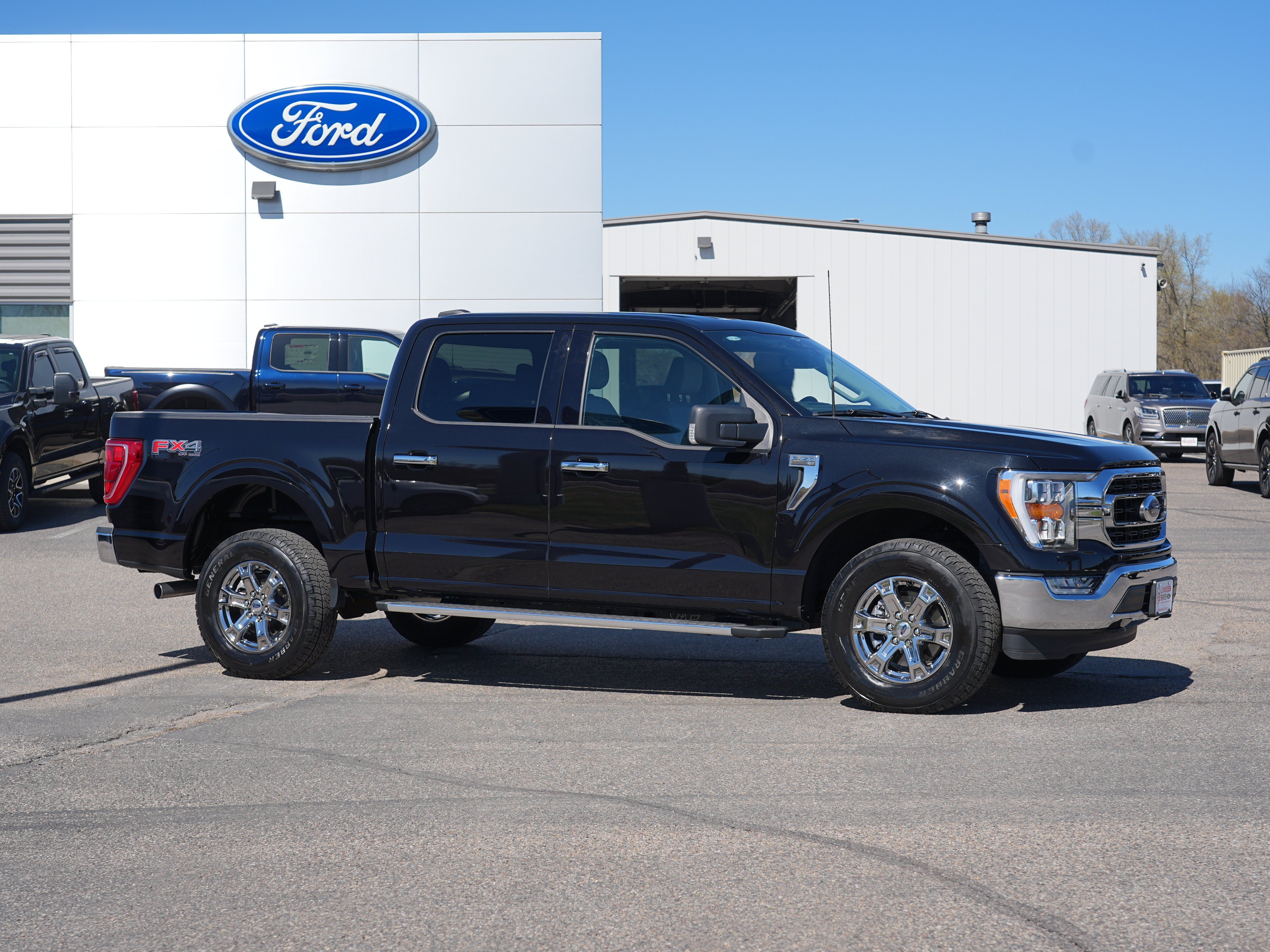 Used 2023 Ford F150 4x4 SuperCrew image 2