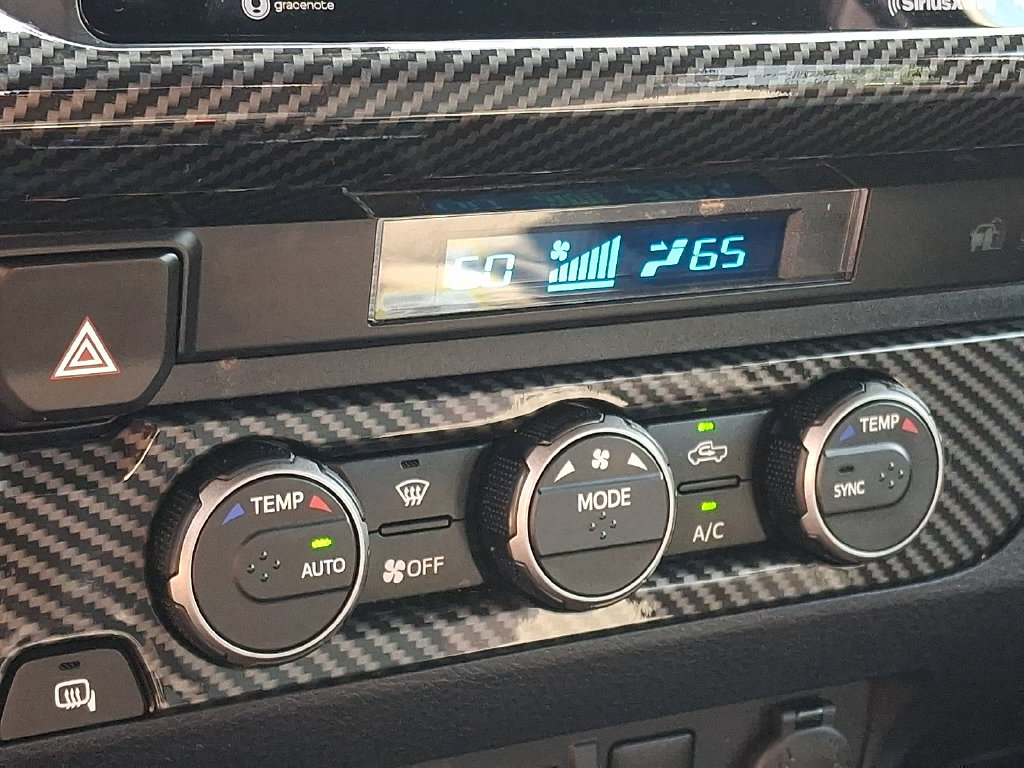 Used 2022 Toyota Tacoma TRD Sport AWD/4WD image 17