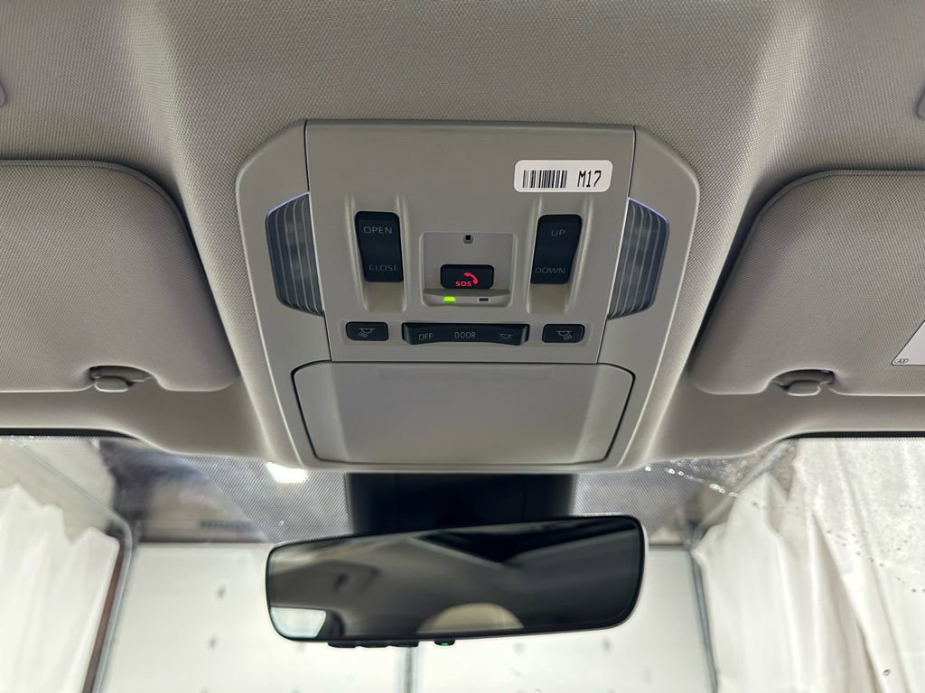 Used 2025 Toyota Highlander XLE image 38