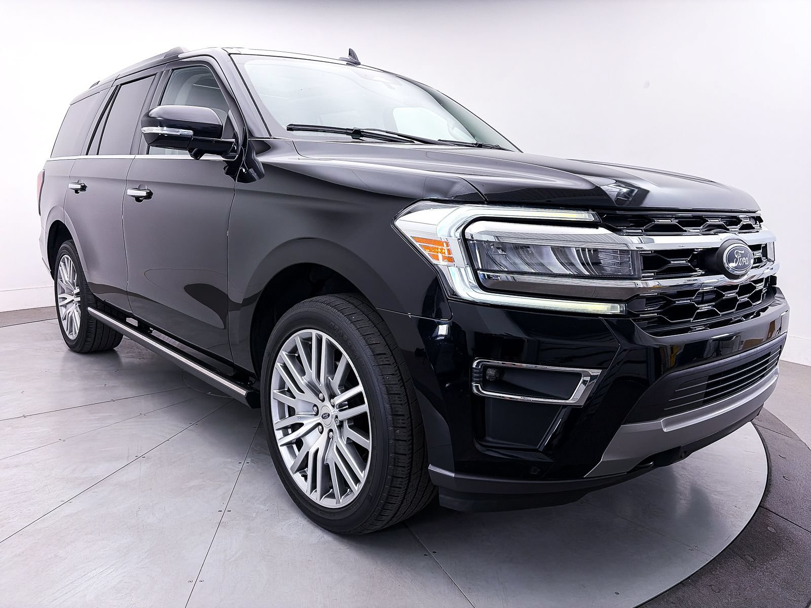 Used 2023 Ford Expedition Limited AWD/4WD image 13