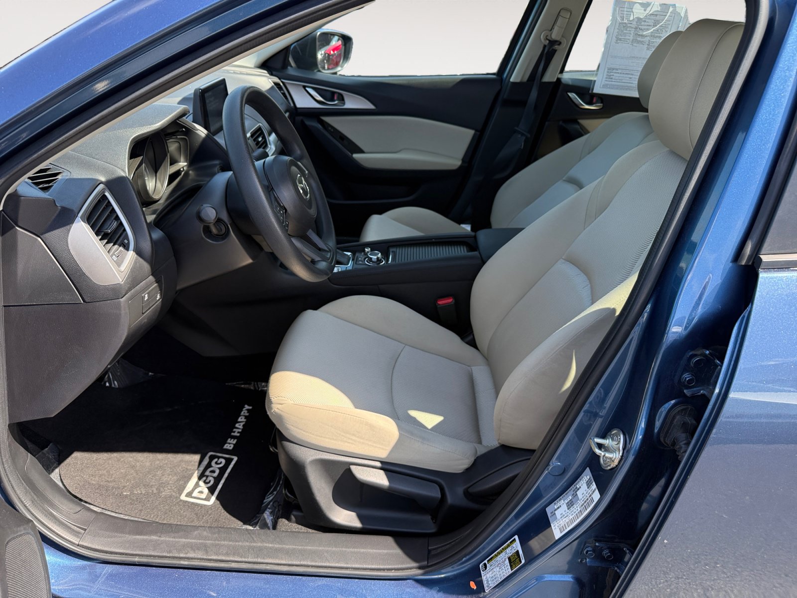 Used 2018 MAZDA MAZDA3 Sport FWD image 10