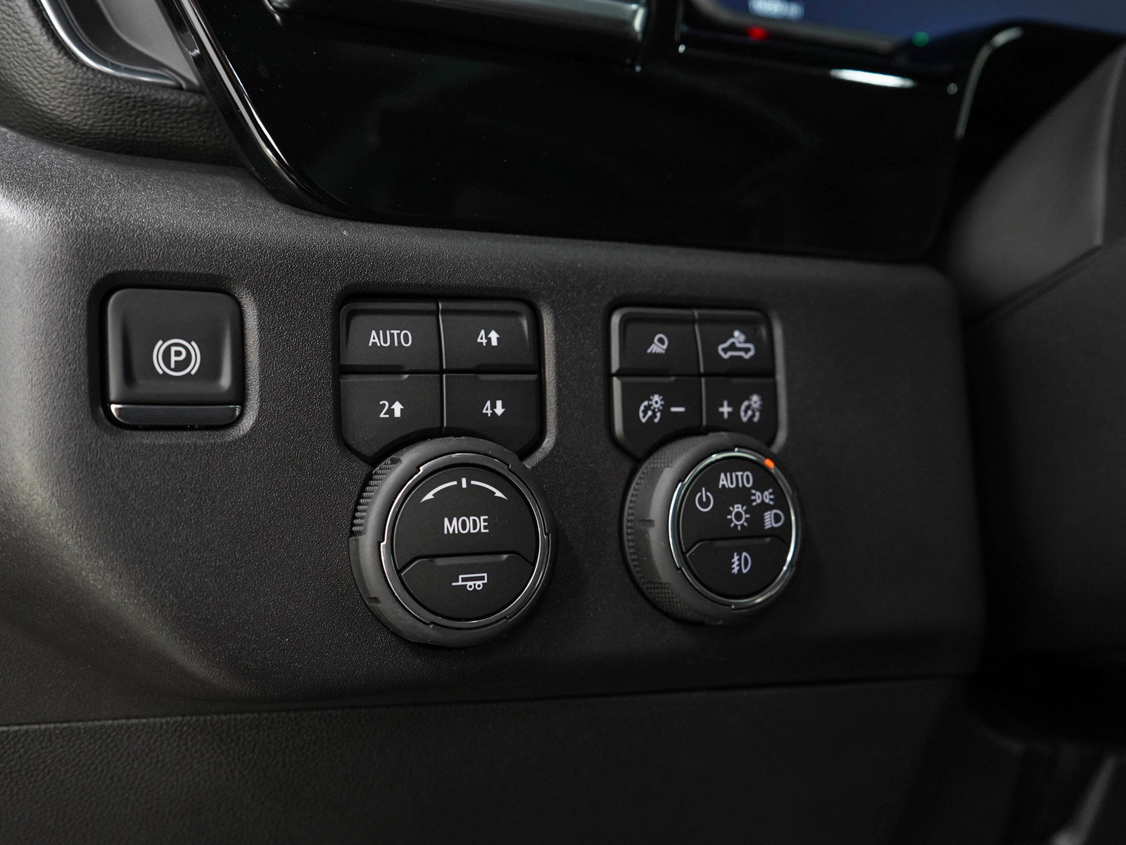Used 2026 Chevrolet Silverado 1500 LT Trail Boss w/ Safety Package AWD/4WD image 27