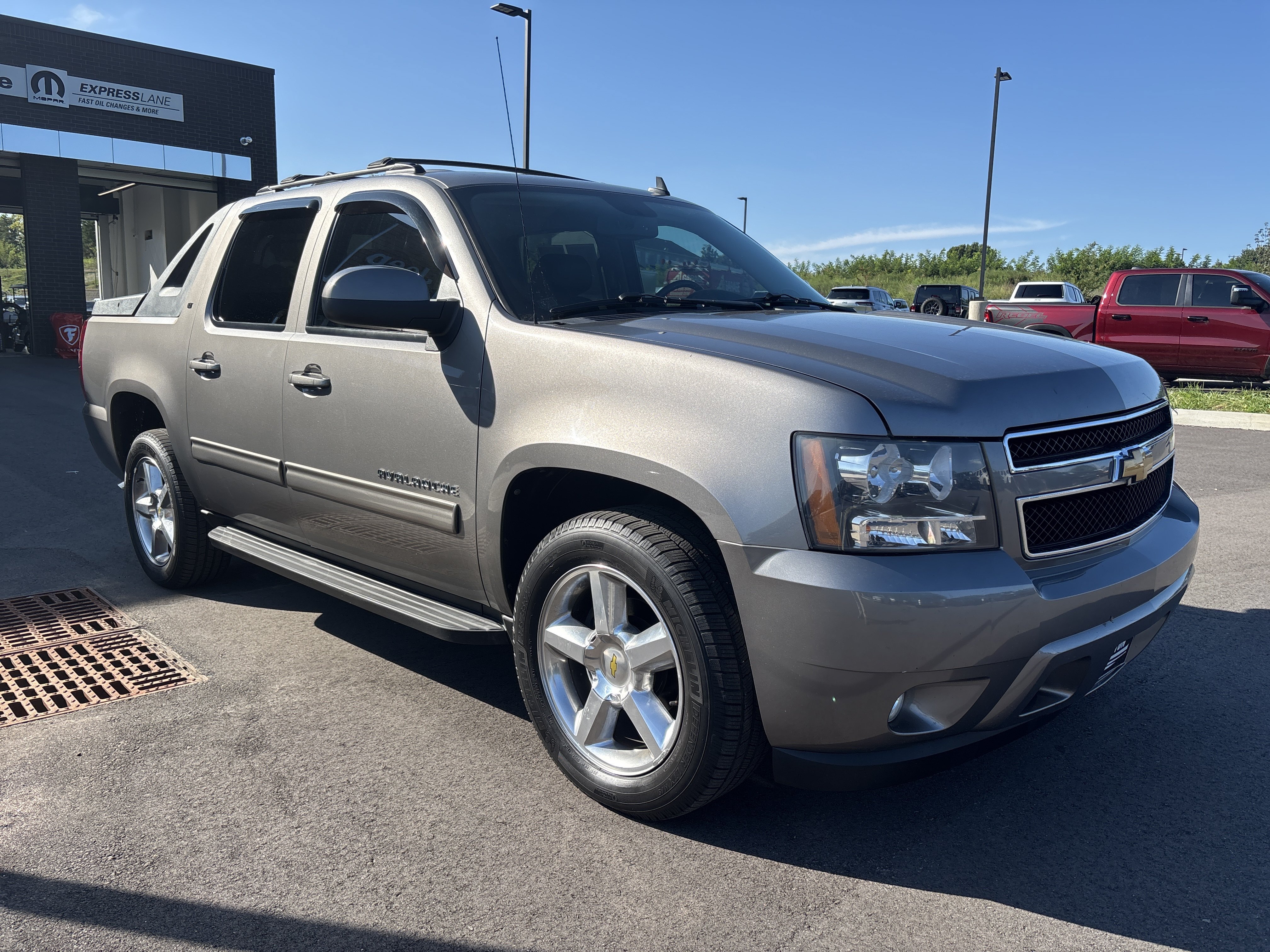 Used 2012 Chevrolet Avalanche LT RWD image 7
