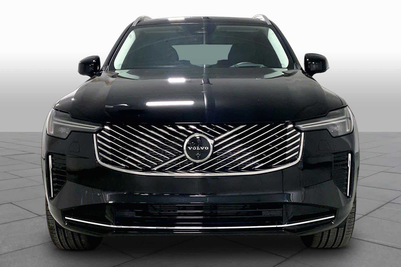 Used 2025 Volvo XC90 B6 Ultra w/ Protection Package Premier AWD/4WD image 3