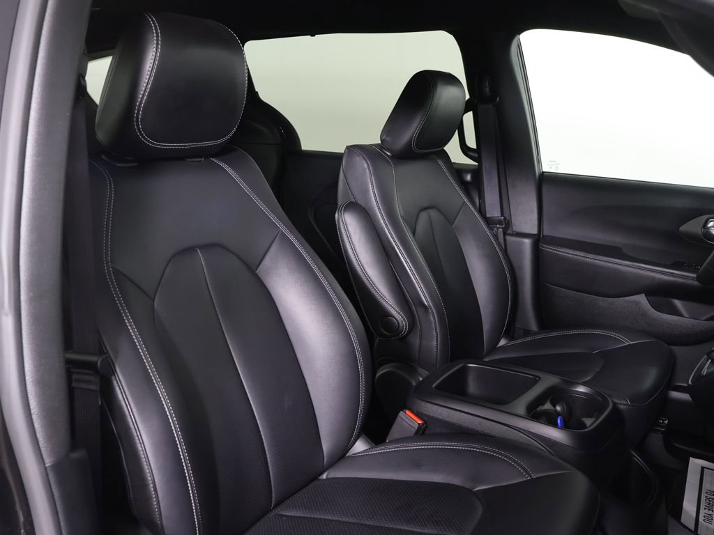Used 2025 Chrysler Pacifica Select FWD image 25