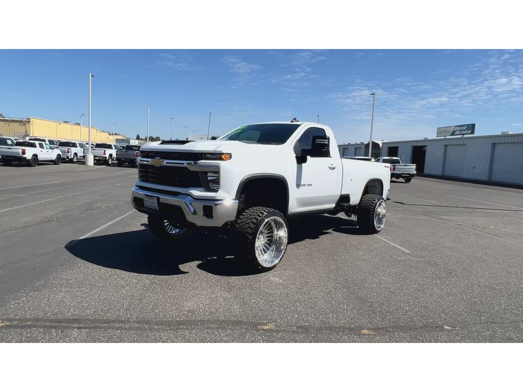 Used 2024 Chevrolet Silverado 2500 LT AWD/4WD image 5