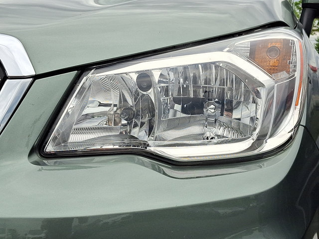 Used 2015 Subaru Forester 2.5i Premium w/ All-Weather Package AWD/4WD image 9