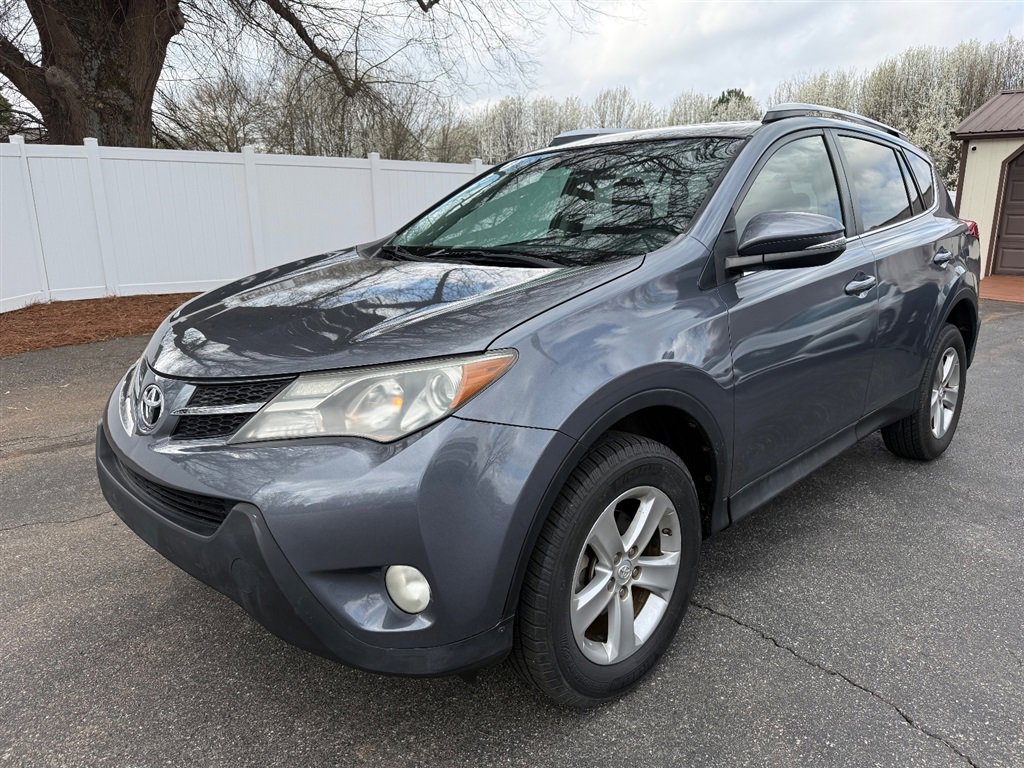 Used 2013 Toyota RAV4 XLE image 1