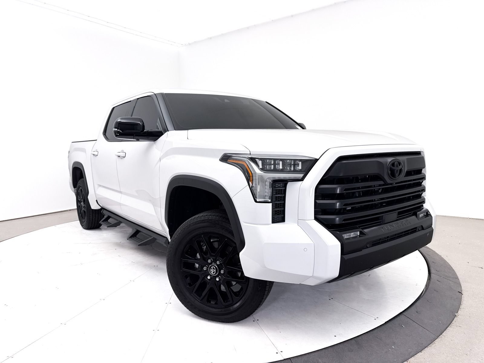 Used 2026 Toyota Tundra Limited AWD/4WD image 1