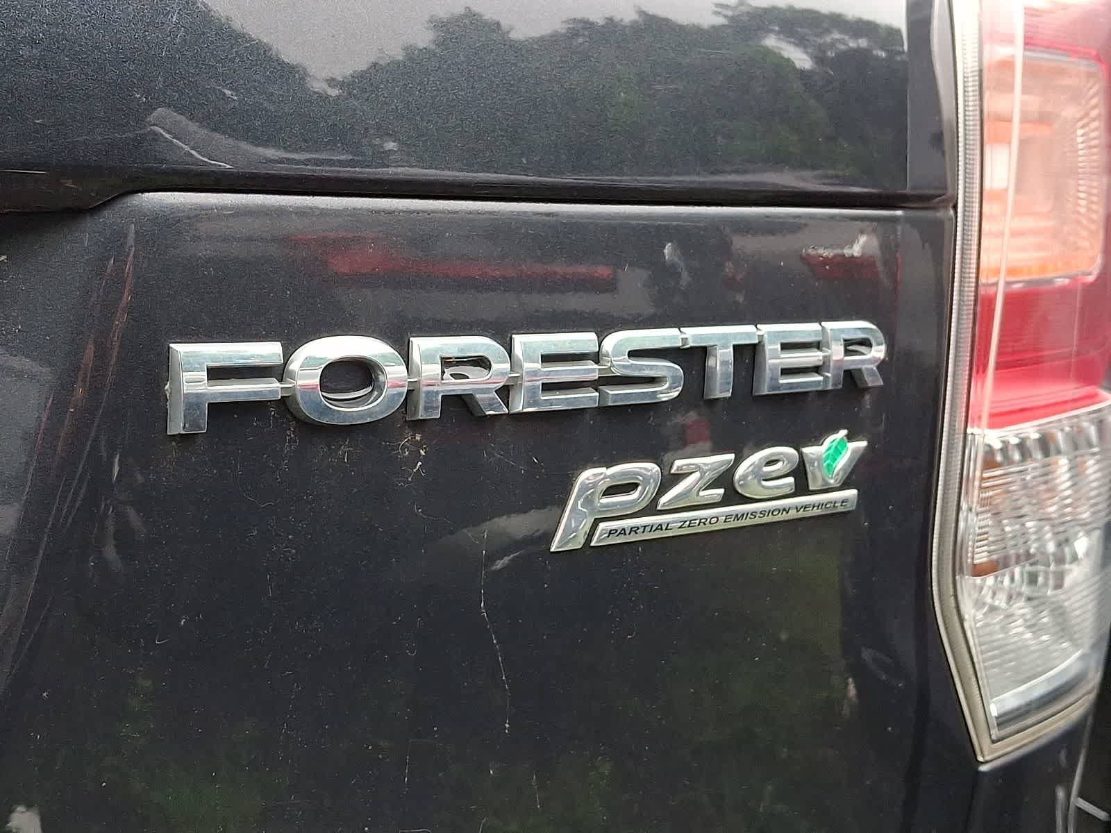 Used 2017 Subaru Forester 2.5i Touring AWD/4WD image 7