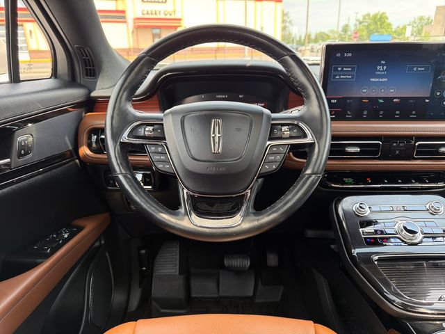 Used 2023 Lincoln Nautilus Reserve AWD/4WD image 18