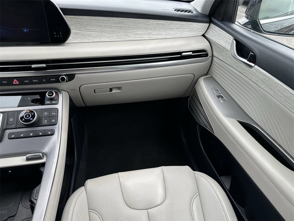 Used 2024 Hyundai Palisade Calligraphy image 17